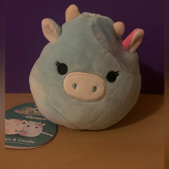 6 inch Flip Cow Squishmallow - Picture 3 of 4
